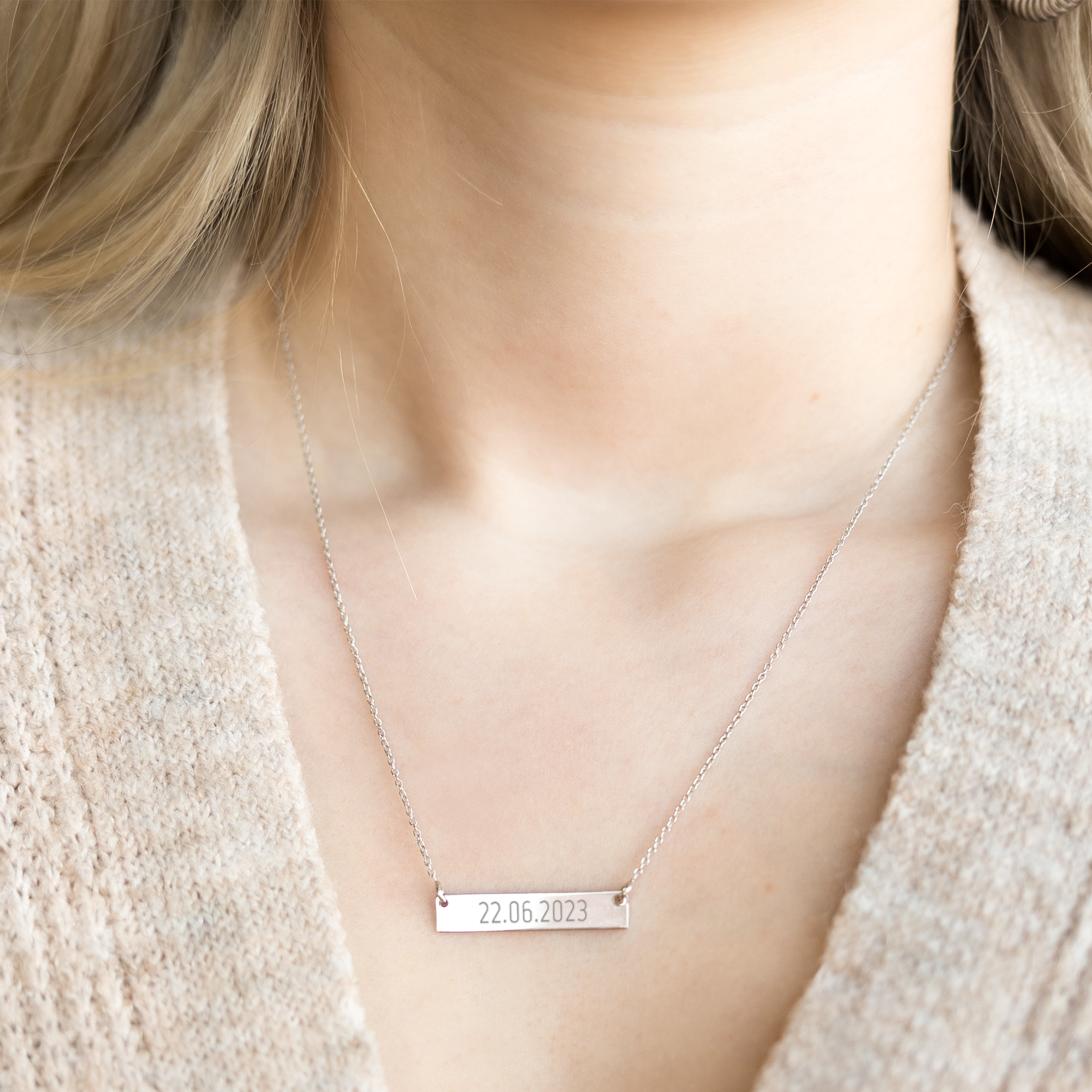 Silver necklace with name - Horizontal bar