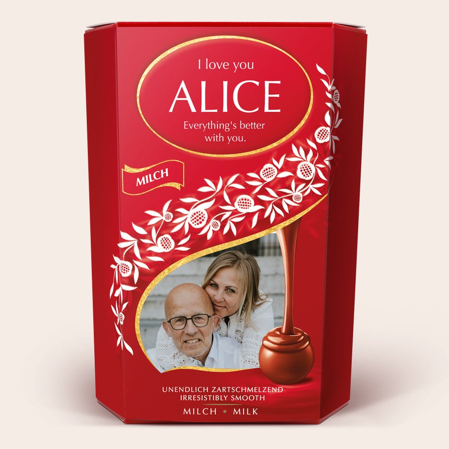 Caja de regalo de chocolate Lindt Caja de regalo de chocolate Lindt personalizada roja con foto impresa de pareja y nombre Alice.