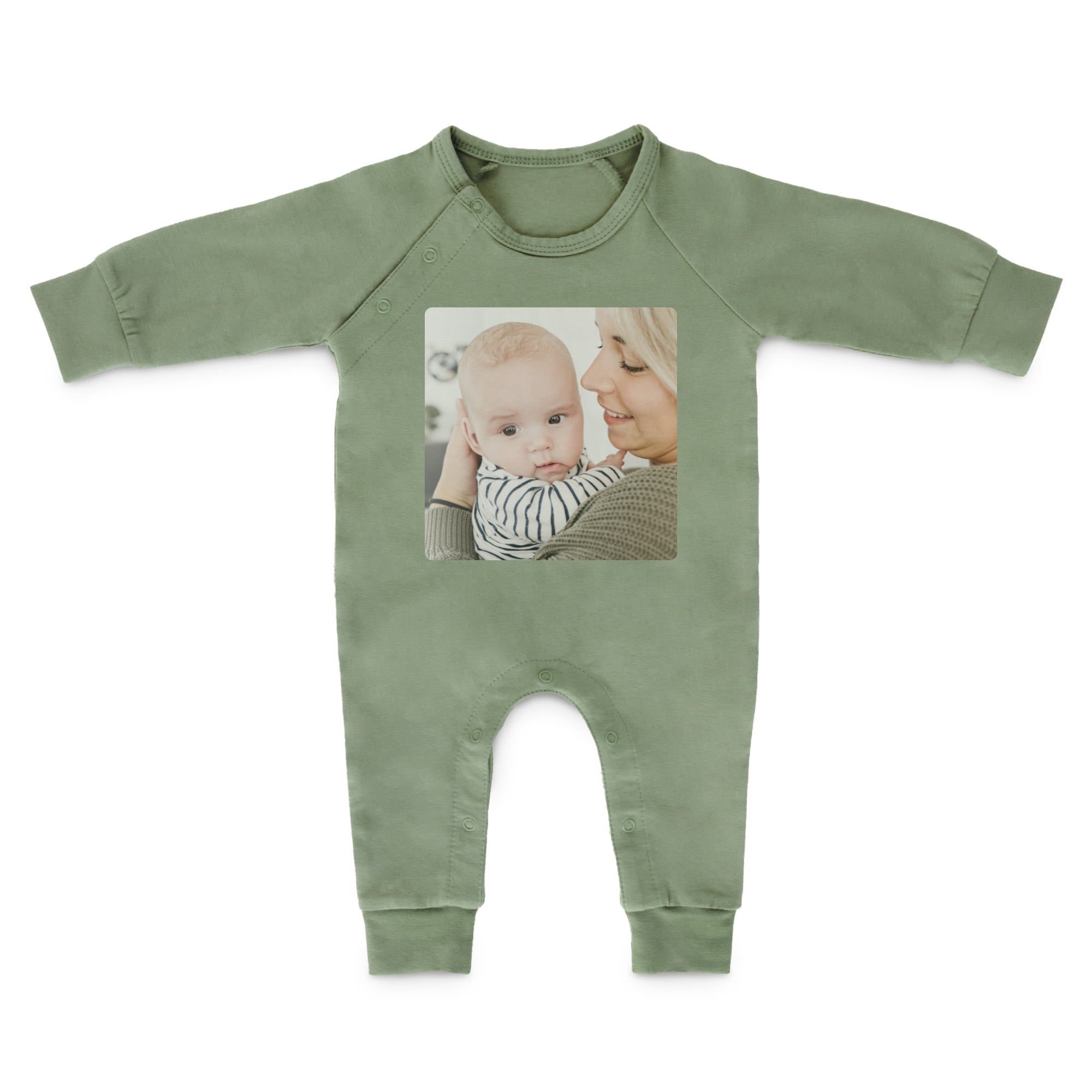 Tutina verde personalizzata stampata con foto di mamma e neonato, realizzata in morbido cotone con bottoni a pressione