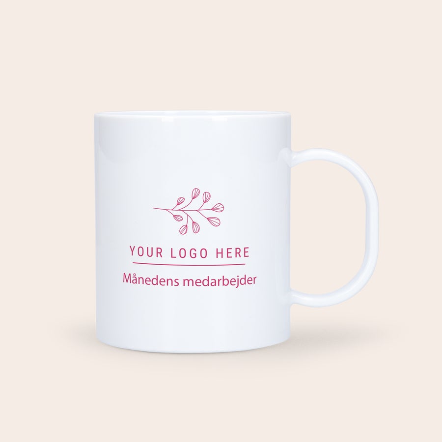 Plastik krus med foto Hvidt personligt plastik krus med dit eget design, printet med et lyserødt logo og tekst "Månedens medarbejder".