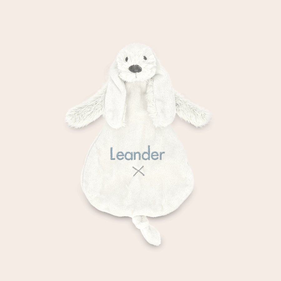 Personlig Rabbit Richie kosekanin Rabbit Richie kosekanin i kremfarget plysj med brodert navn Leander