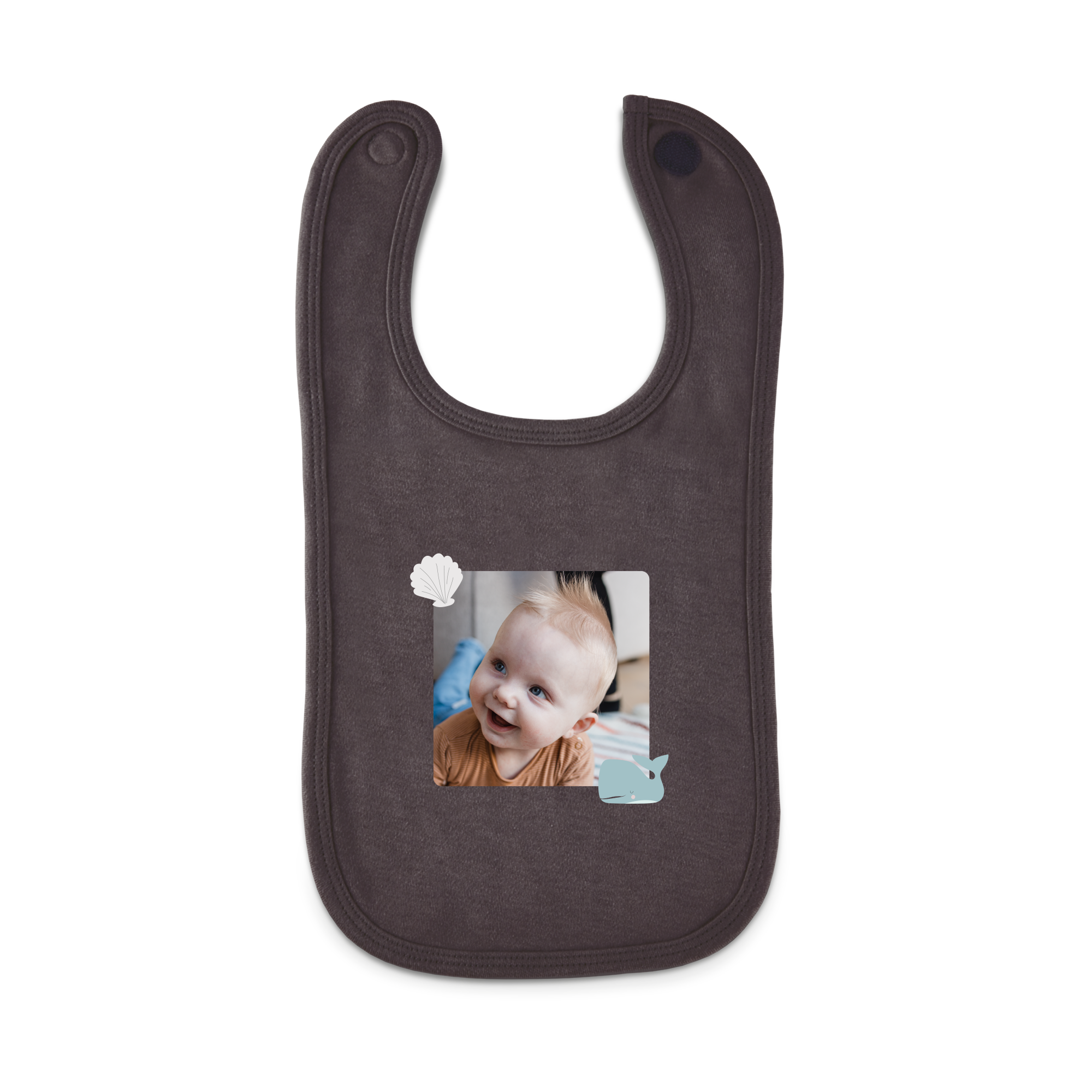 Bavoir personnalisé gris avec une photo imprimée dun bébé, une coquille et une baleine. Plus dinquiétude.