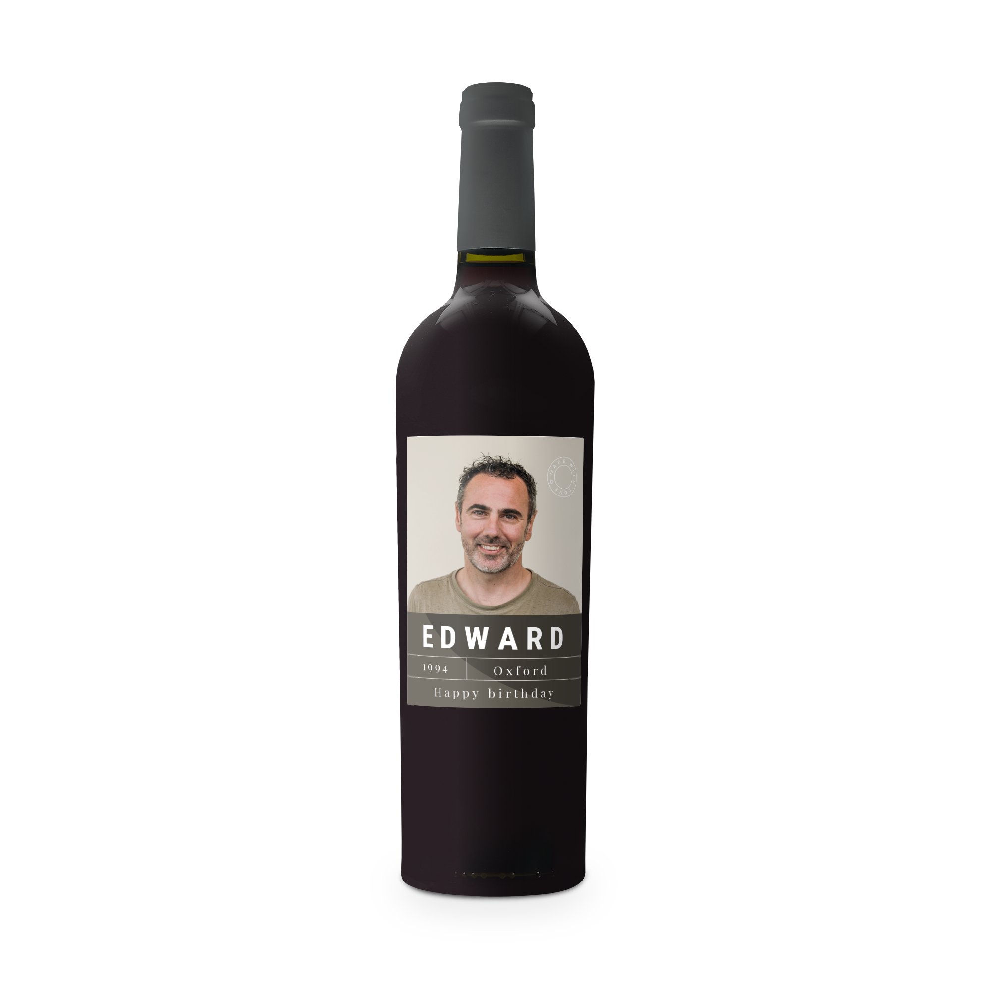 Lahev Riondo Merlot s navrženou etiketou s fotografií muže, textem Edward, 1994, Oxford a Happy birthday.