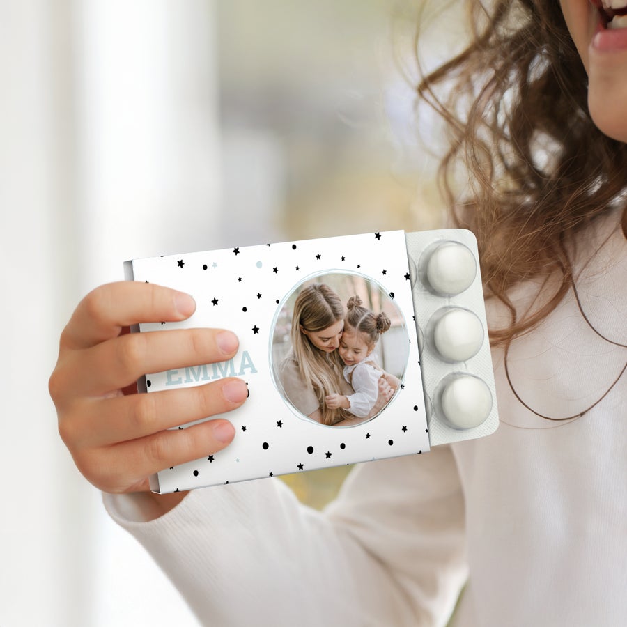 Communie bedankjes - Mentos kauwgom Mentos communie-bedankje bedrukt met eigen foto, naam Emma en zwarte sterretjes