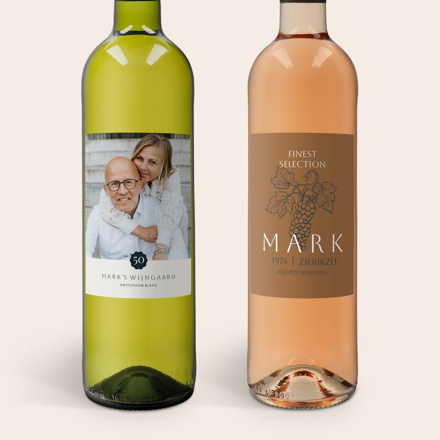 Personalizowany zestaw win Maison de la Surprise Dwie butelki wina z personalizowaną etykietą ze zdjęciem i tekstem jako niespodzianka z pysznym prezentem