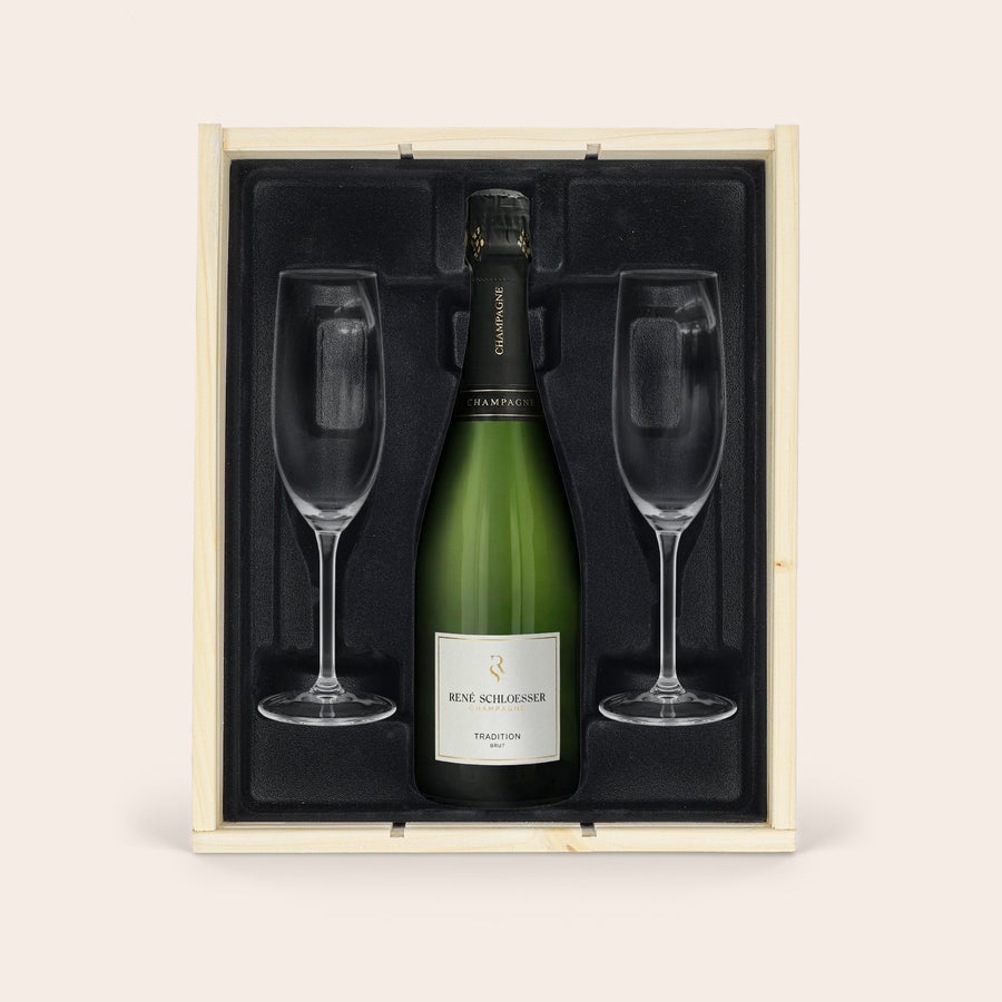 Personalised champagne gift set - René Schloesser (750ml) - Engraved wooden case Personalised champagne gift set René Schloesser 750ml with two glasses in an engraved wooden case