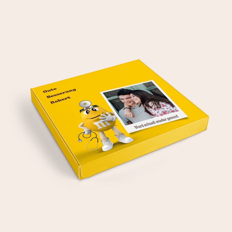 M&M's Geschenkbox personalisieren Personalisierte M&M´s Geschenkbox in Gelb, bedruckt mit Foto, Genesungswunsch und dem Namen Robert