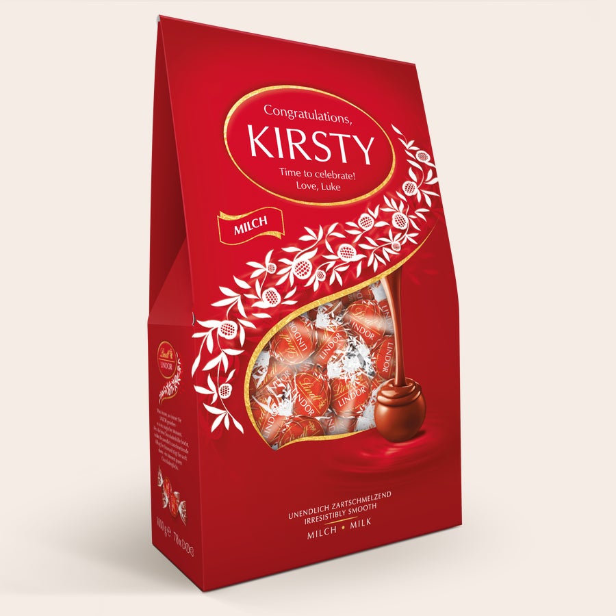 Confezione regalo di cioccolato Lindt da 1 kg Scatola regalo da 1kg di cioccolatini Lindor al latte, personalizzata con nome Kirsty e messaggio, stampata con testo