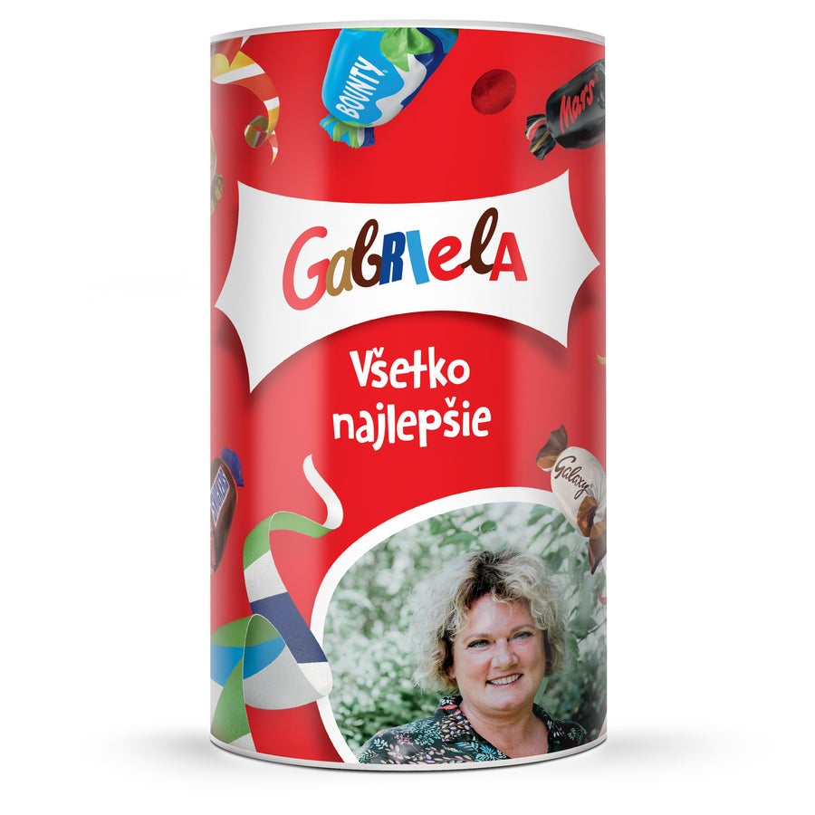Personalizovaná fľaša Celebrations sa sladkosťami Personalizovaná fľaša Celebrations so sladkosťami, s menom Gabriela, textom Všetko najlepšie a fotografiou, ideálna na oslavu.