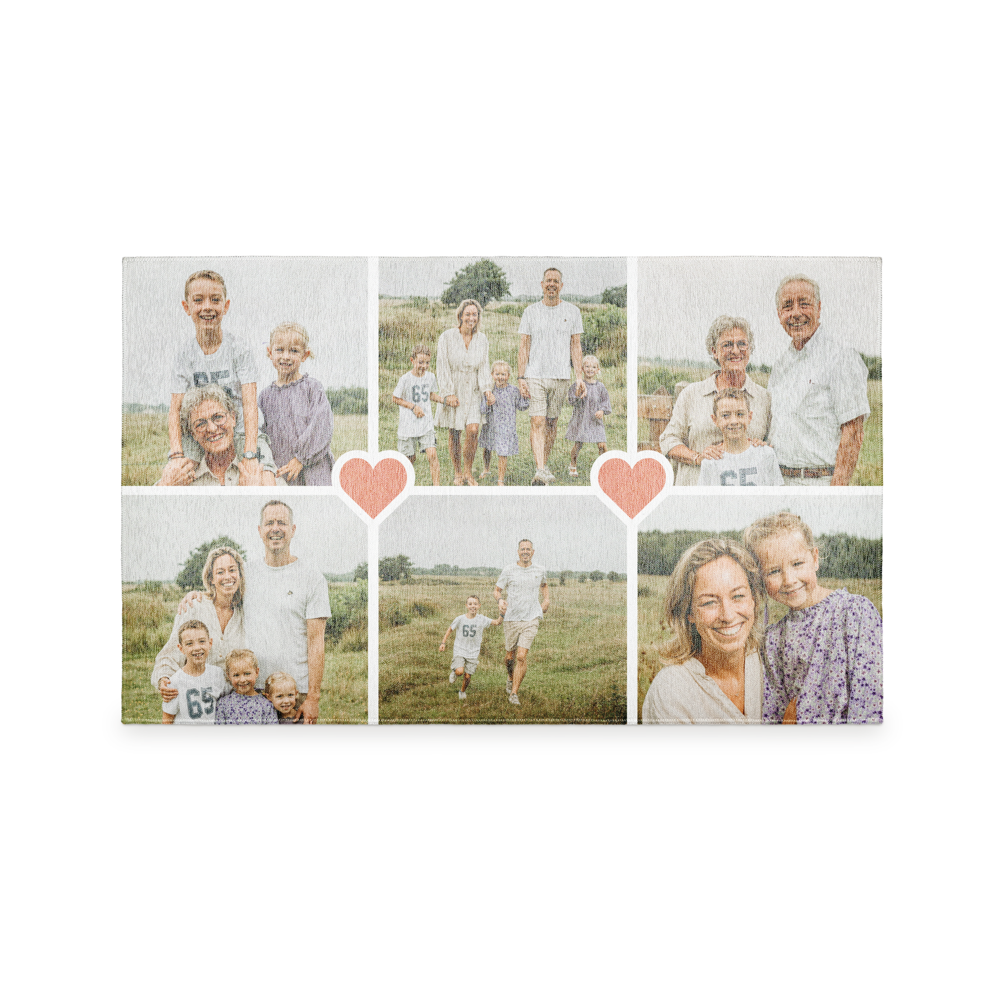 Personalisierter Teppich – 122 x 75 cm mit sechs Wunschfotos und zwei roten Herzen als liebevolle Fotocollage bedruckt.