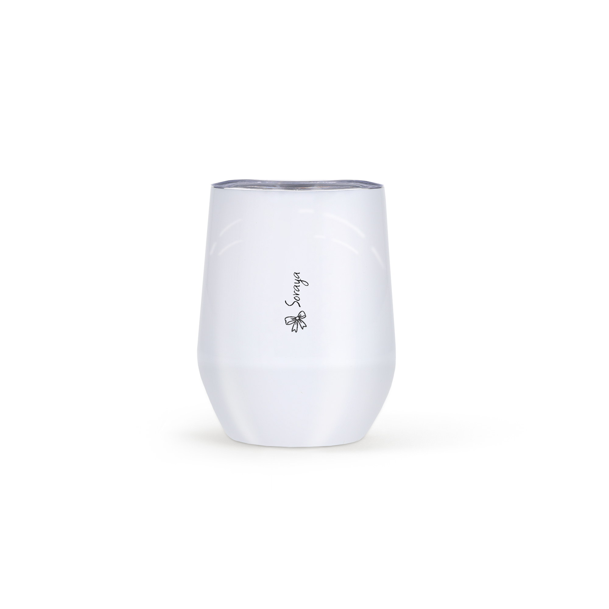 Witte thermo mok van 350 ml met naam Soraya en strikje, te bedrukken voor een persoonlijk cadeau.