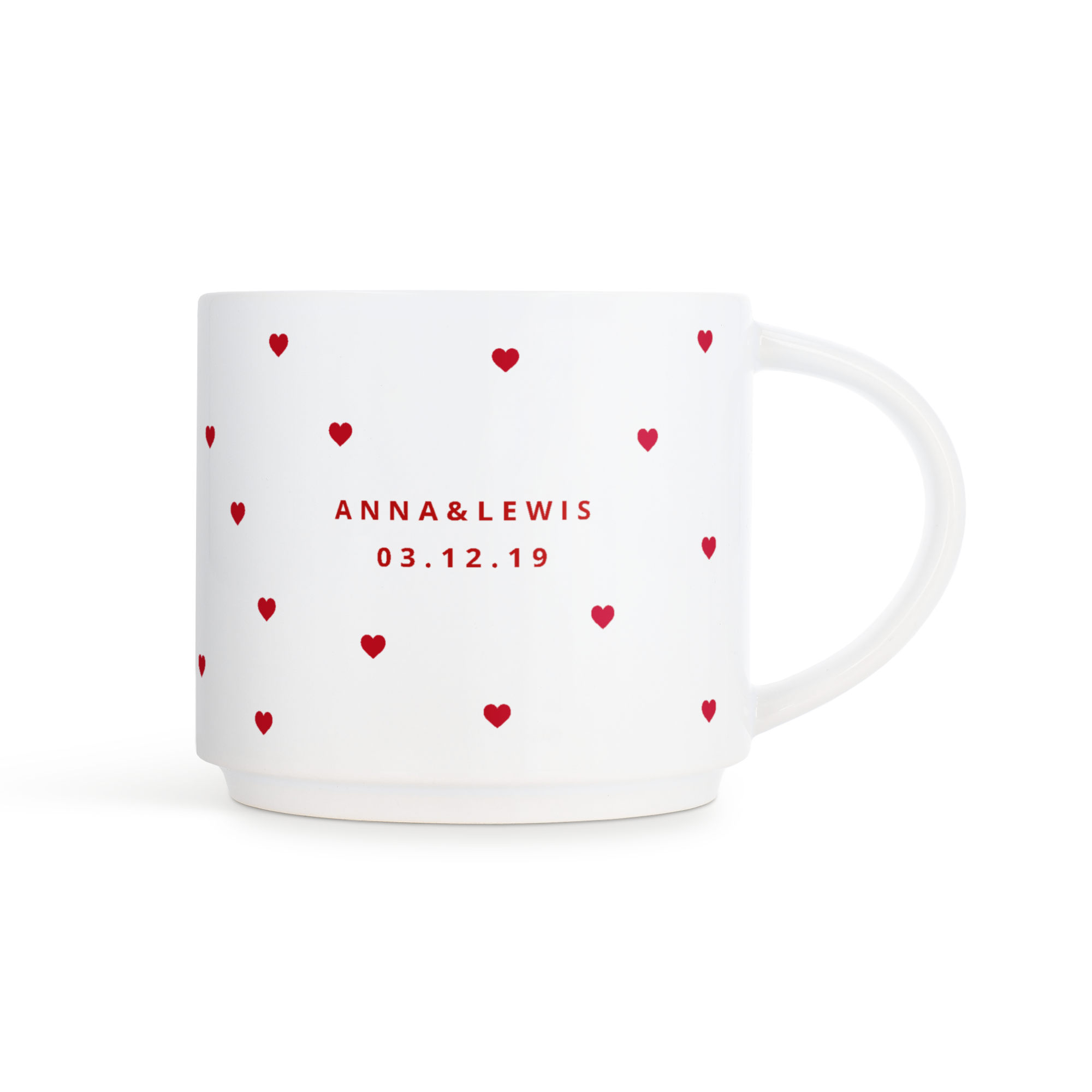 Caneca de fotos empilhável branca personalizada com corações vermelhos e nomes Anna & Lewis e data 03.12.19 impressos