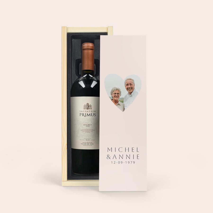 Salentein Primus Malbec - Couvercle imprimé Bouteille Salentein Primus Malbec dans coffret personnalisé, photo d'un couple Michel et Annie et date 12-09-1979 imprimées