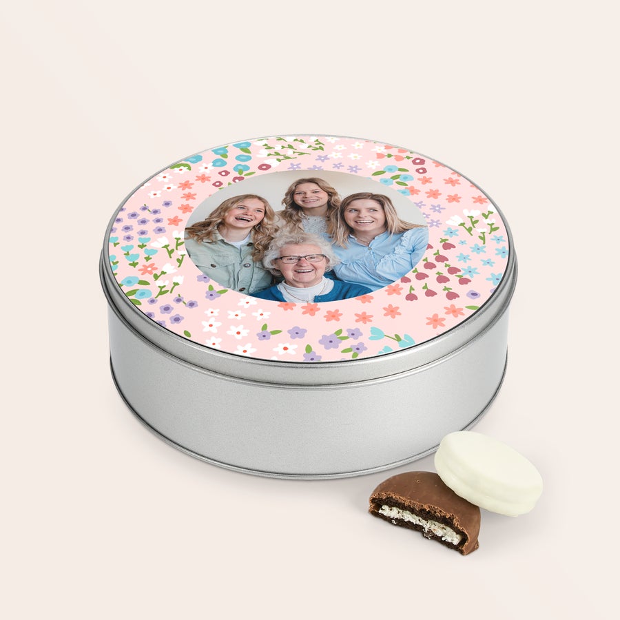 Scatola regalo stampata riempita con Oreo Scatola regalo rotonda in latta personalizzata con foto di famiglia, motivo floreale e Oreo al cioccolato