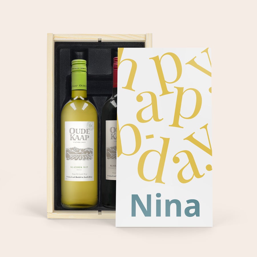 Personalizowany zestaw win Oude Kaap Zestaw do wina czerwonego i białego Oude Kaap w drewnianym etui z nadrukowanym napisem Happy Birthday i imieniem Nina