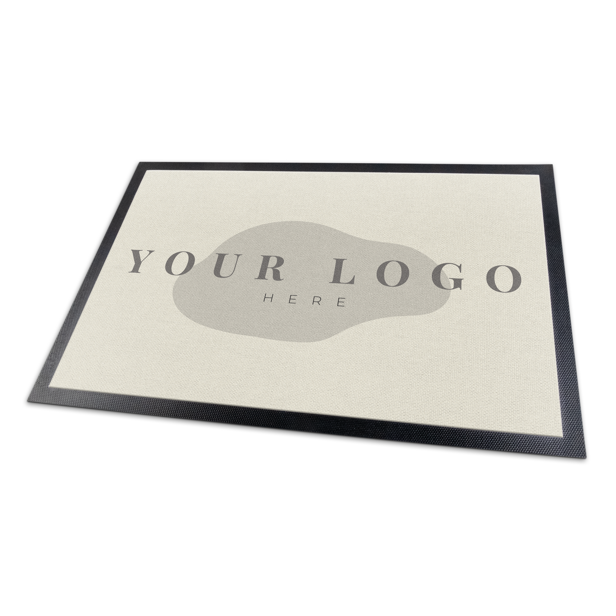 Personlig dørmatte med trykk av teksten Your Logo Here i grått på en lys beige bakgrunn, omgitt av en svart kant.
