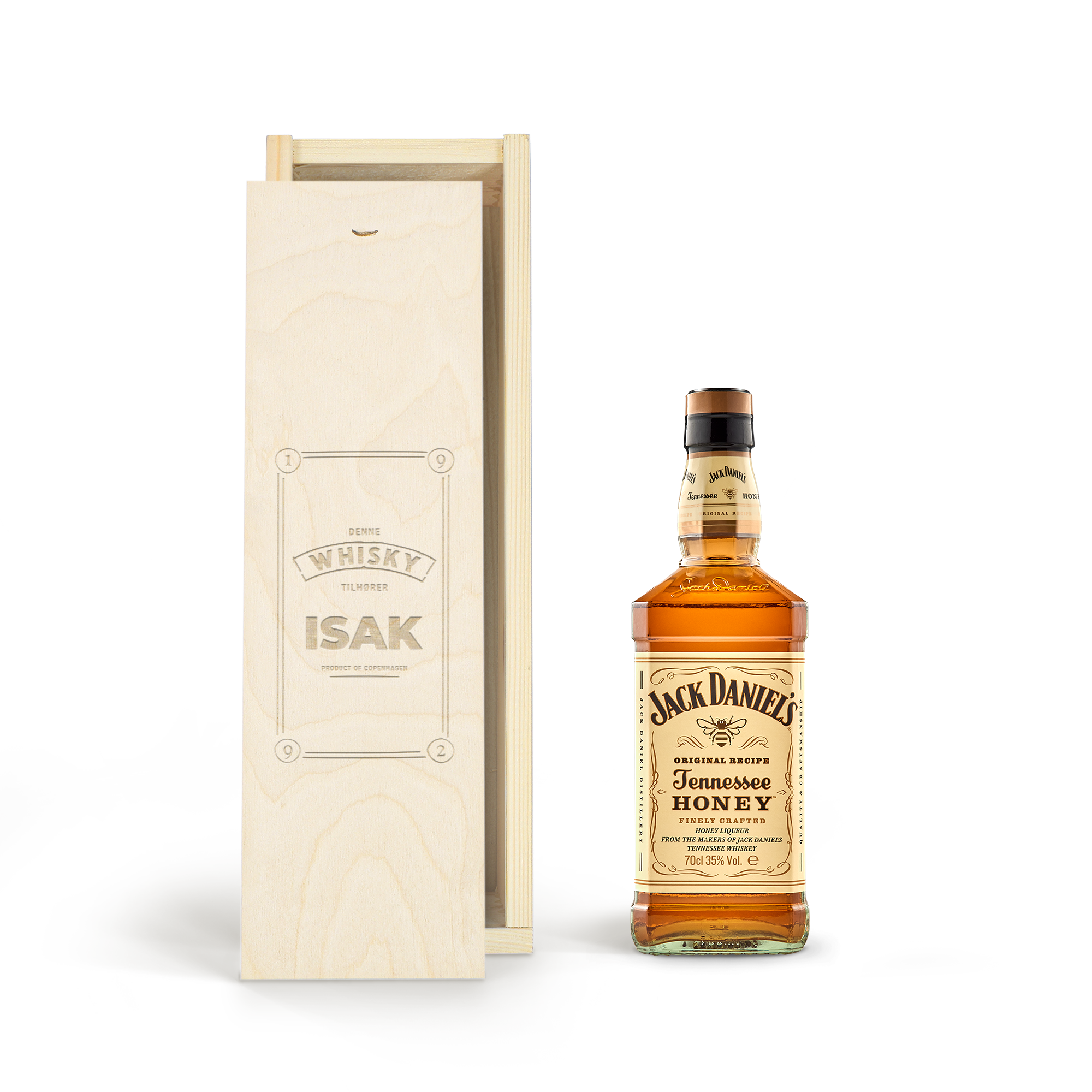 Jack Daniels Honey whisky i indgraveret trææske med teksten "Denne Whisky Tilhører Isak"
