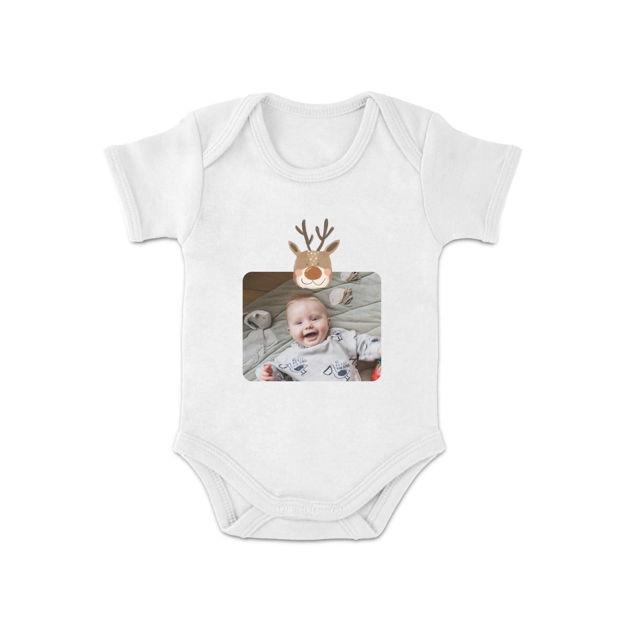 Witte kerstromper met foto van lachende baby en rendierprint voor vier jouw baby's eerste kerstfeest met een vrolijke kerstromper met naam