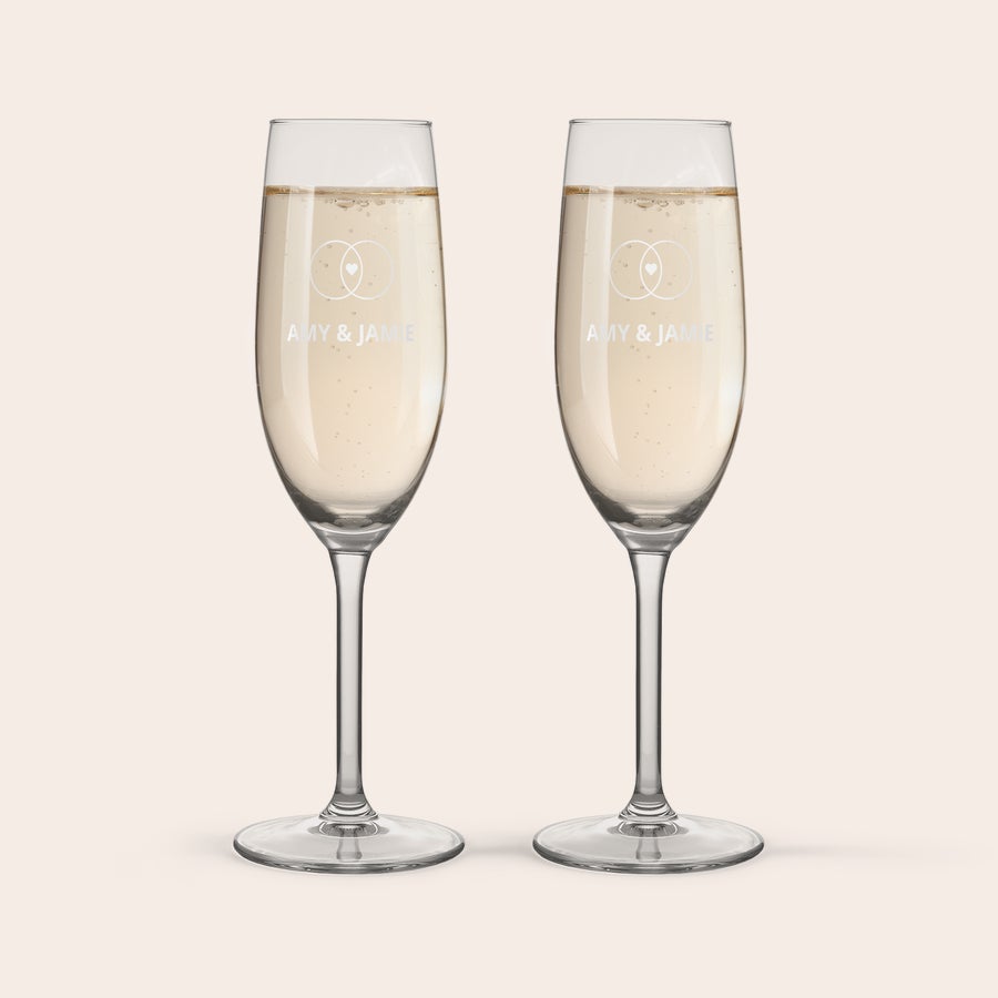 Personalised champagne glasses Personalised champagne glasses