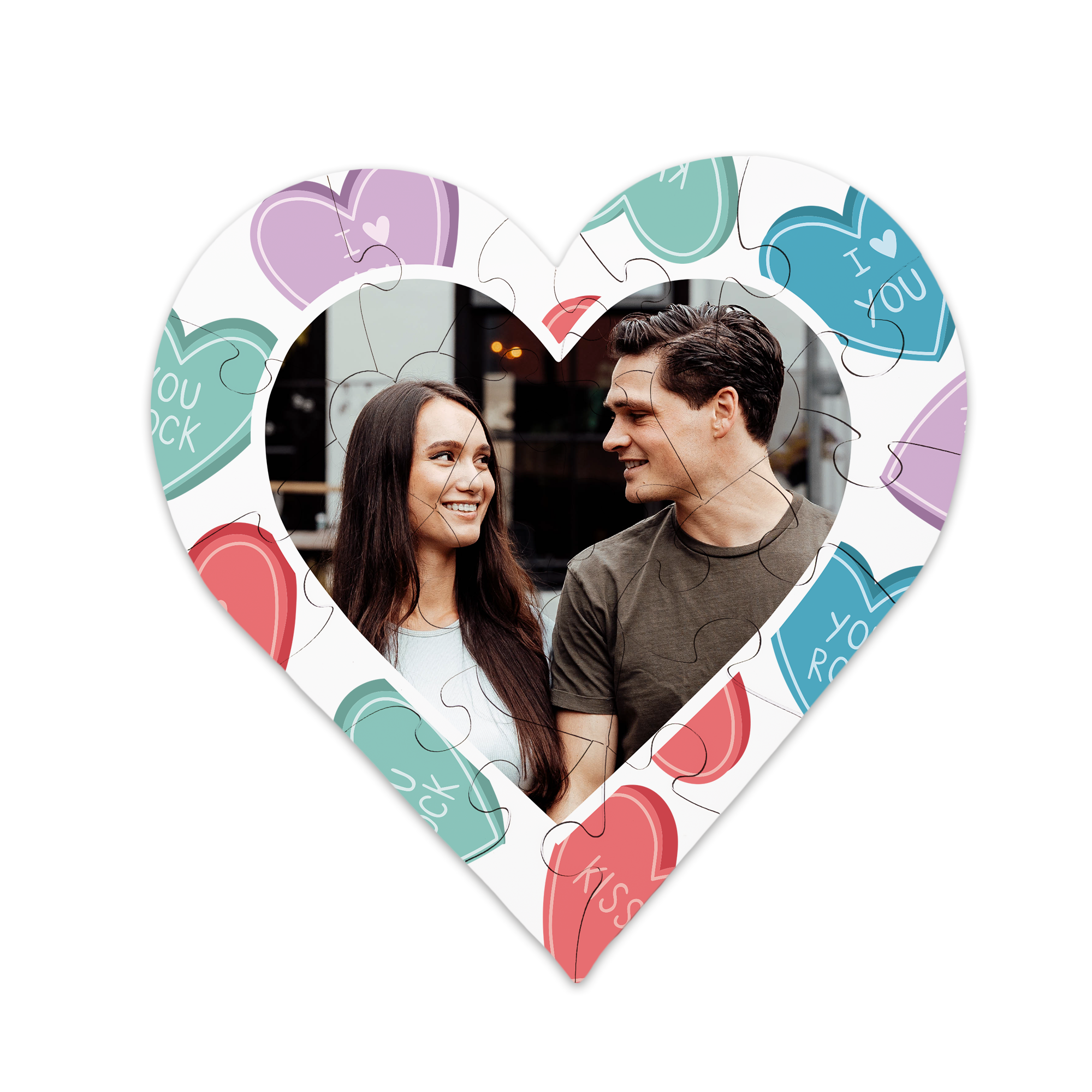 Puzzle em forma de coração impresso com foto de casal, com corações coloridos e mensagens de "I love you". Crie um puzzle original com a sua própria foto e texto.