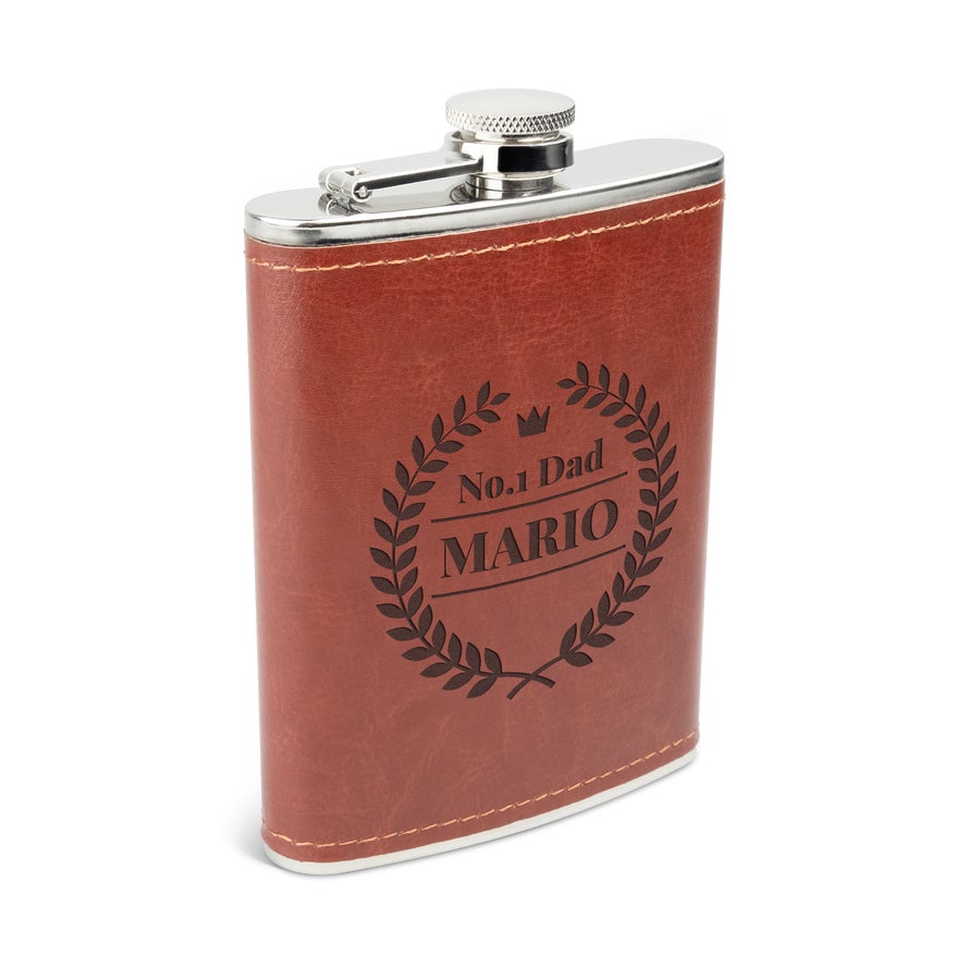 Leren heupfles met naam als Sinterklaas cadeau voor hem