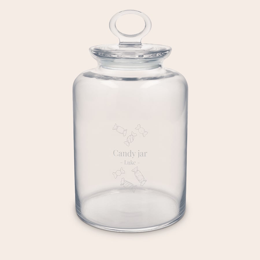 Személyre szabott gravírozott légmentesen záródó üvegedény Személyre szabott gravírozott légmentesen záródó üvegedény édesség mintával és „Candy jar – Luke” felirattal