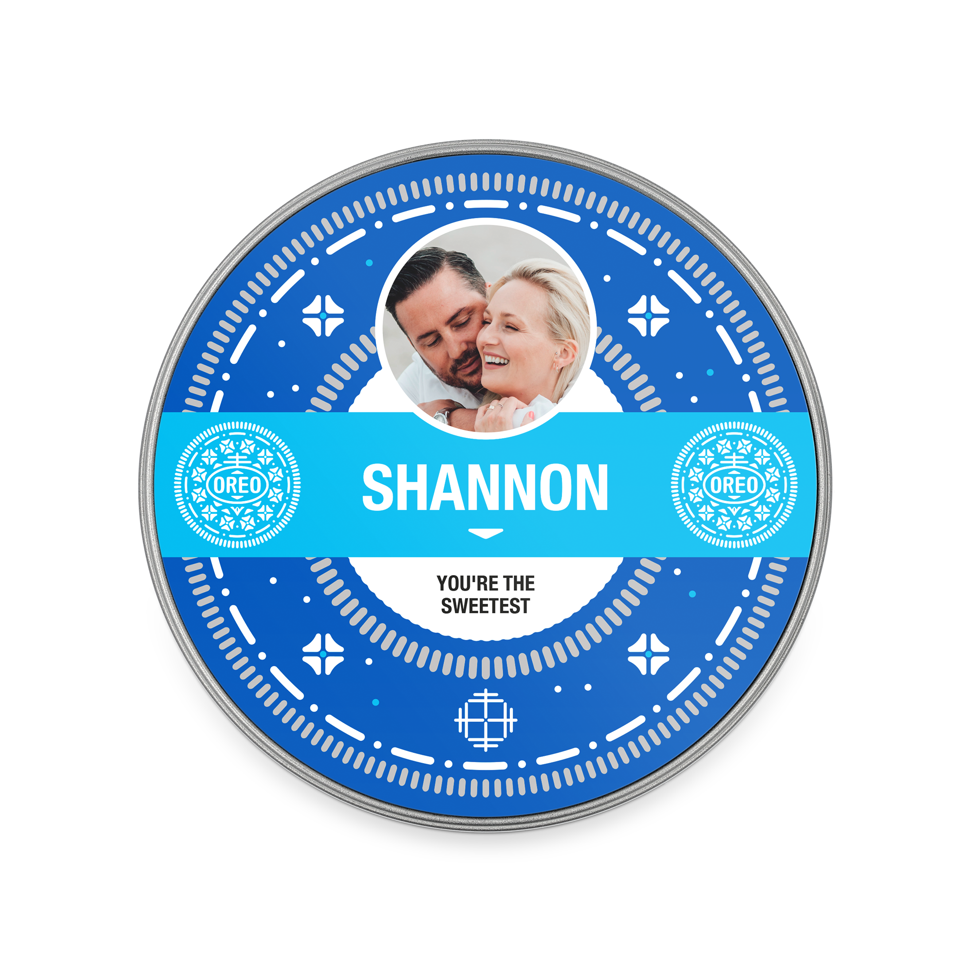 Kék Oreo ajándékdoboz fotóval, Shannon névvel és "You're the sweetest" felirattal személyre szabva