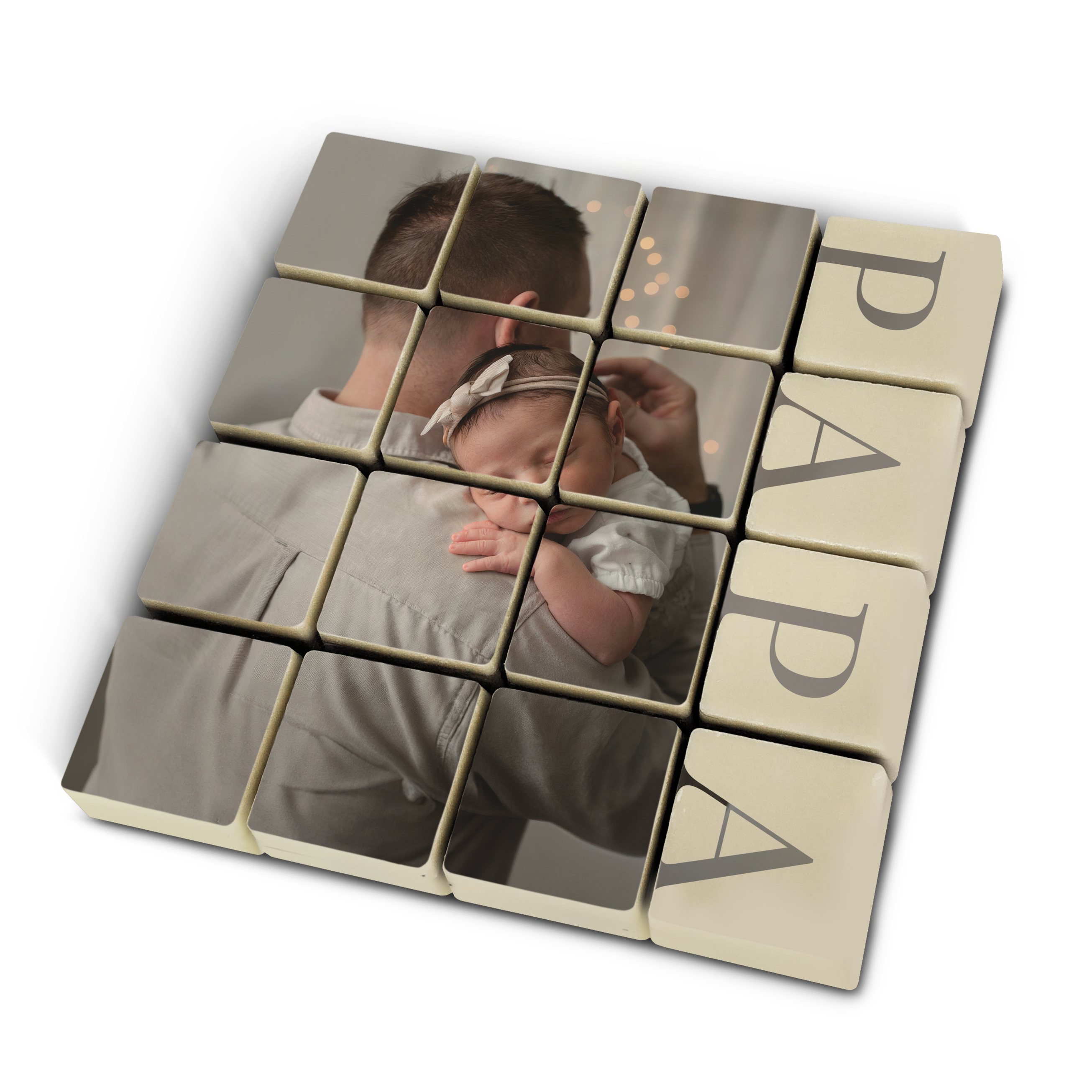 Jouw mooiste foto gedrukt op chocolade blokjes met een baby en "PAPA" erop.