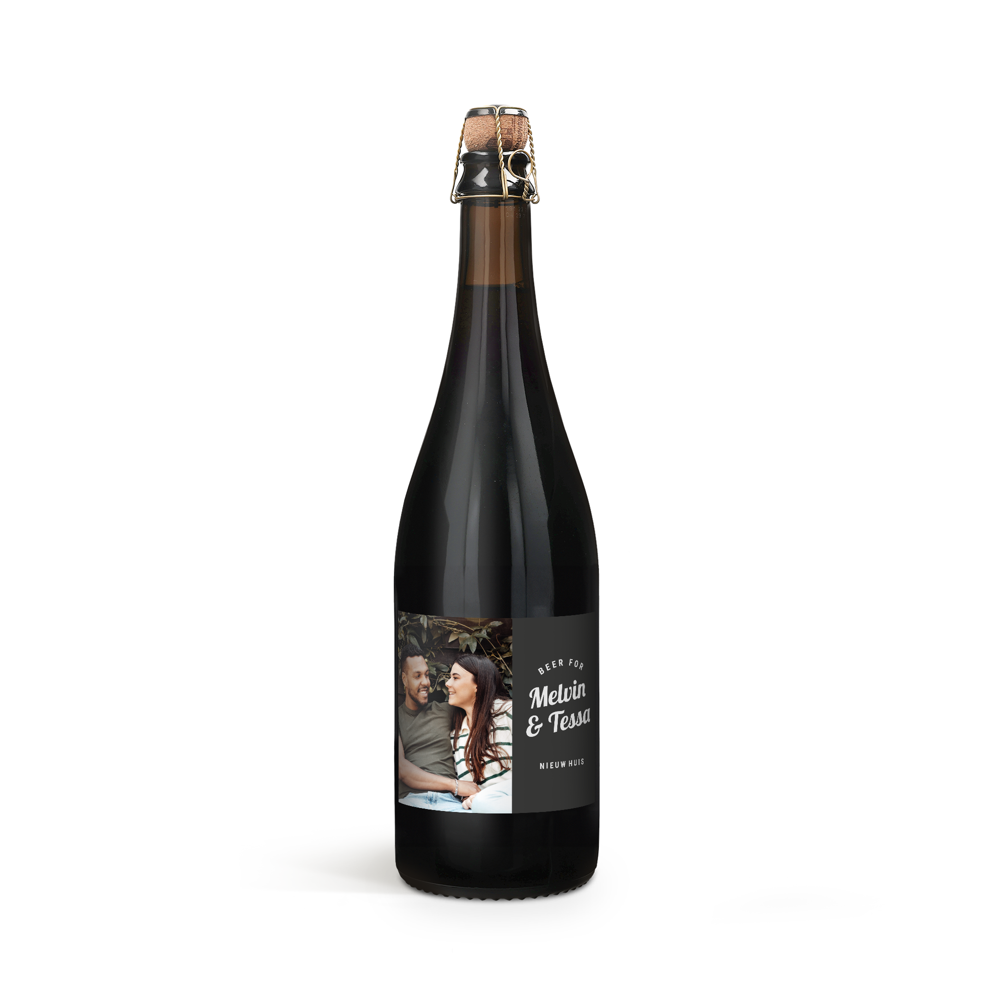 Kasteel Cuvée bierfles met persoonlijk bedrukt etiket van een stel en namen Melvin & Tessa