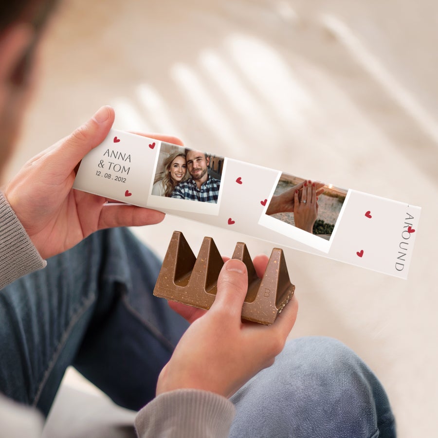 Personalizovaná Toblerone Personalizovaný pruh XXL Toblerone s vlastními fotografiemi, jménem Anny a Toma a datem 12.08.2012 na obalu.