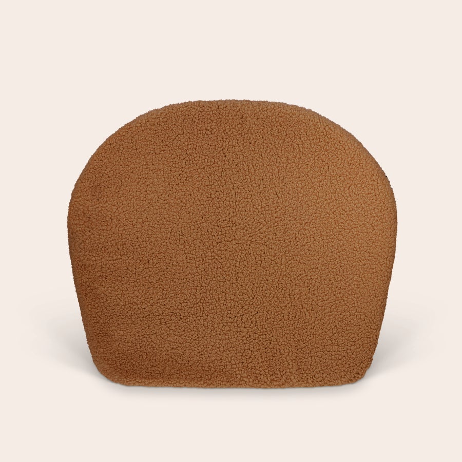 Cadeira de tecido de peluche para crianças Cadeira de pelúcia infantil personalizada marrom, com o nome bordado. Assento fofinho para crianças.