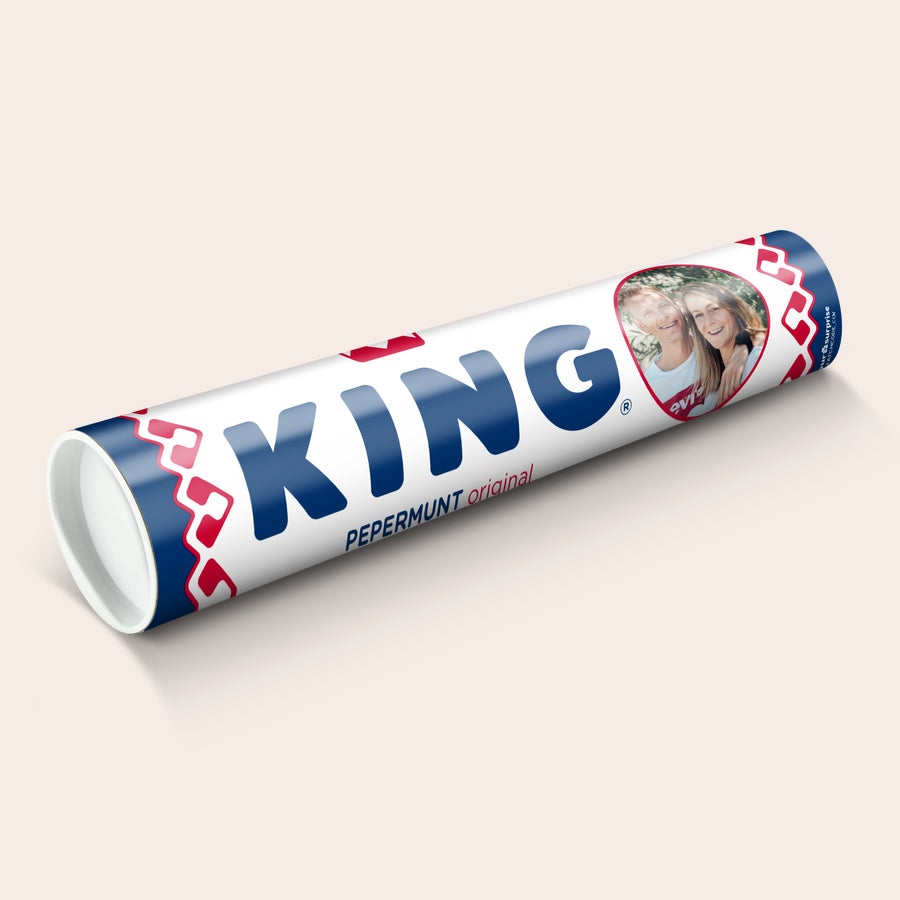Gepersonaliseerde KING pepermunt XXL rol Gepersonaliseerde KING pepermunt XXL rol bedrukt met foto van een lachend stel