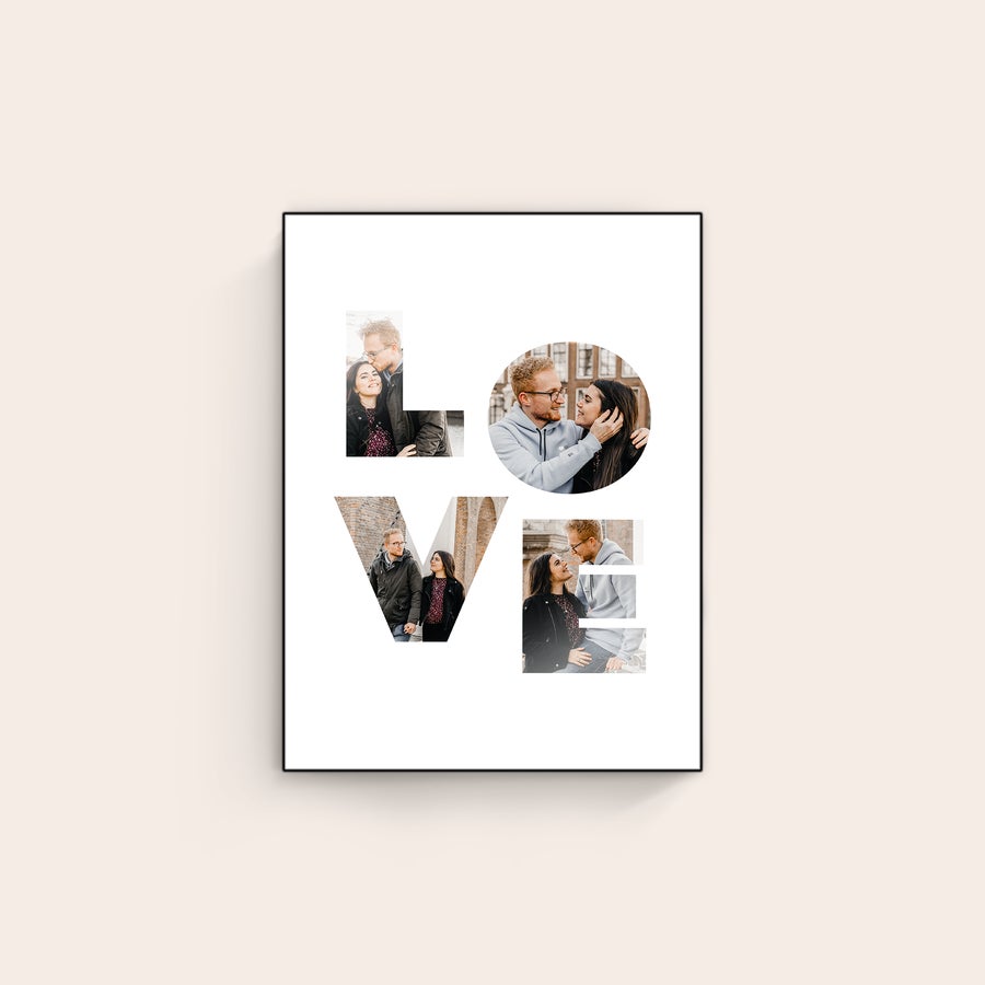 Foto på træ ChromaLuxe træfotopanel med personligt foto i LOVE form, som et unikt fotopanel