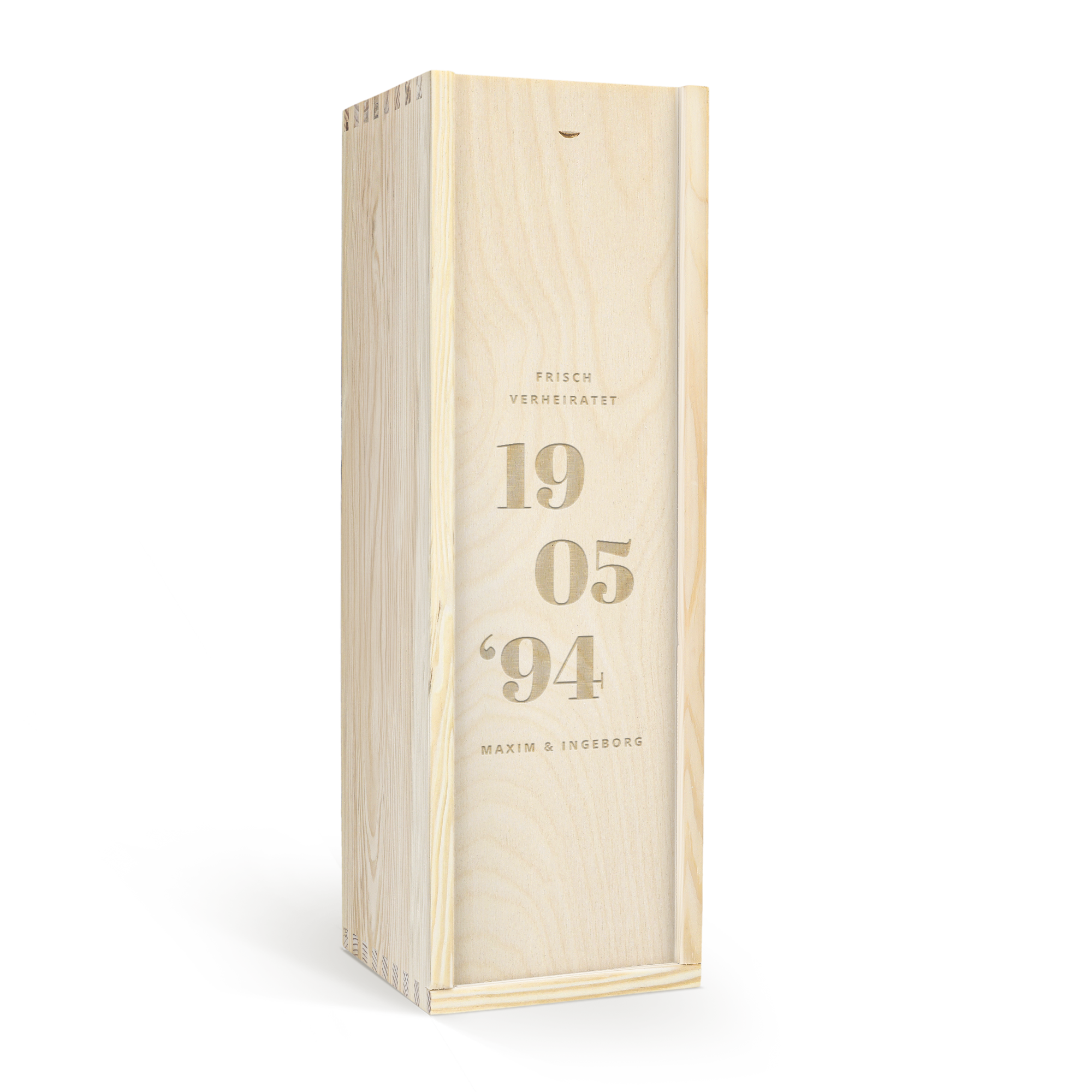 The Balvenie Whisky in einer Holzkiste, graviert mit den Namen "Maxim & Ingeborg" und dem Datum "19 05 '94"