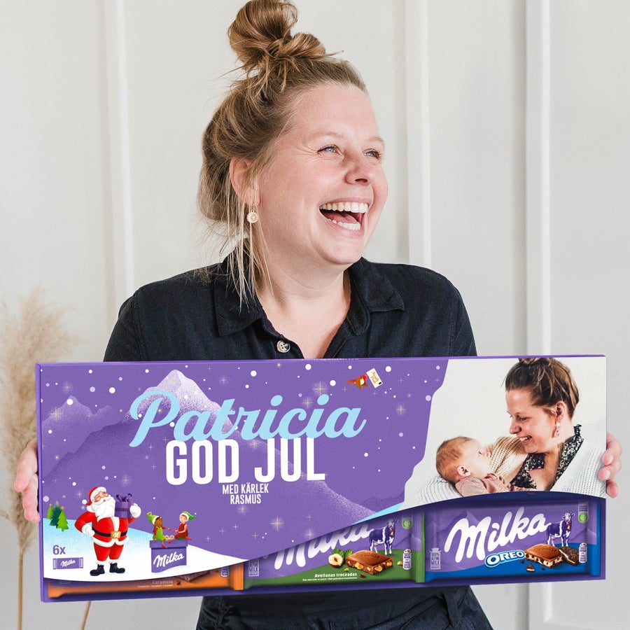 Mega Milka med tryckt namn XXL personlig Milka chokladkaka - 6 barer i en ask med fototryck, texten "Patricia God Jul med kärlek Rasmus" och jultema.