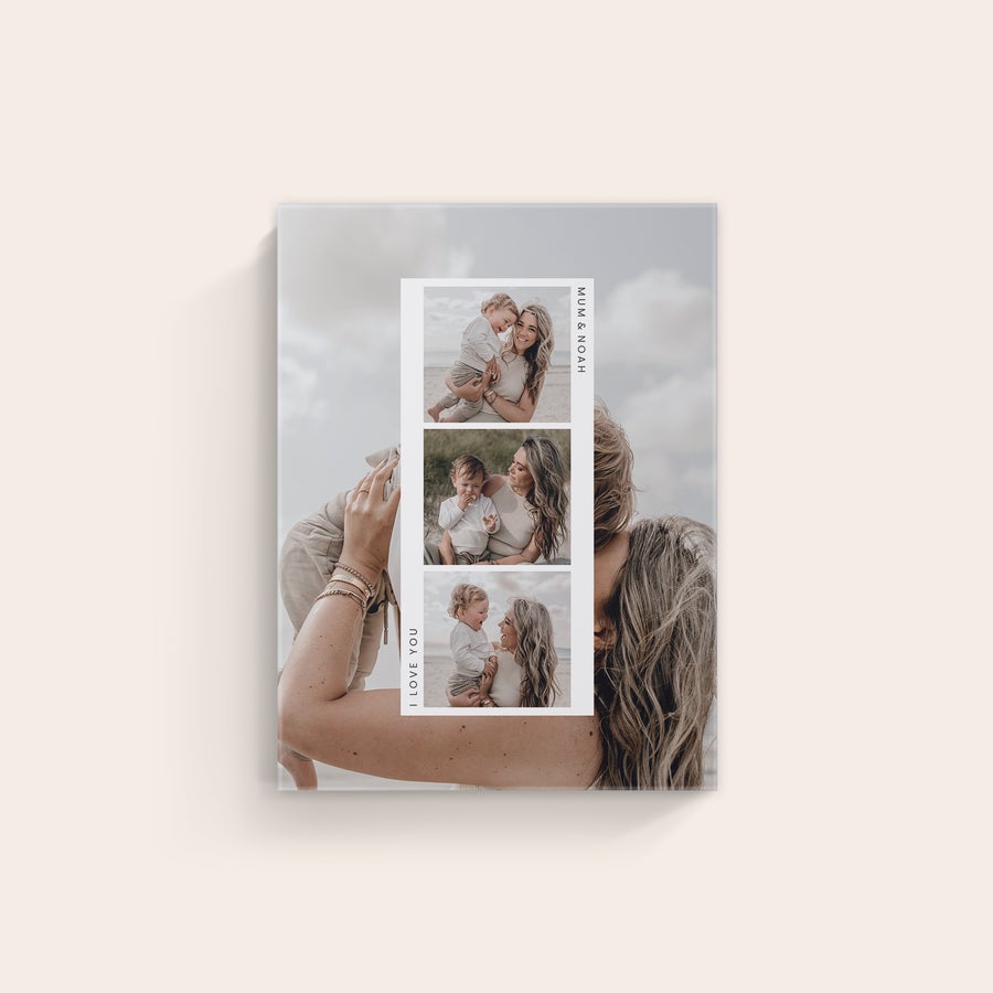 Personalizirano platno Personalizirano platno s tremi natisnjenimi fotografijami in napisom I LOVE YOU ter MUM & NOAH