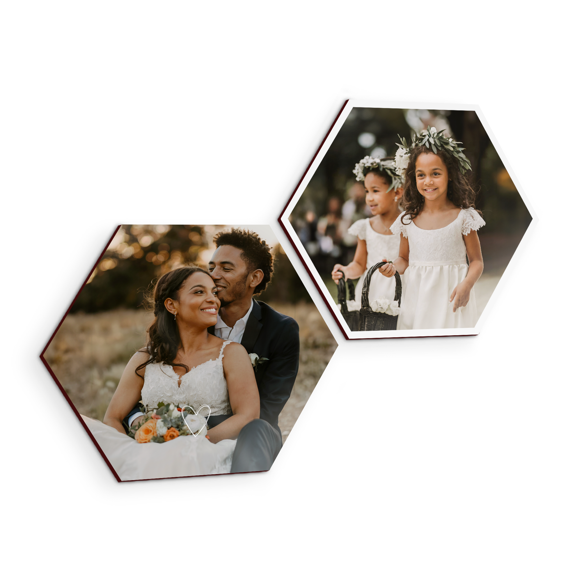 Dois painéis de arte de madeira hexagonais com fotos impressas personalizadas de casamento
