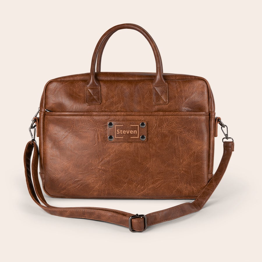 Borsa per laptop in pelle PU personalizzata Borsa per laptop in pelle PU marrone personalizzata, con tracolla regolabile e il nome Steven inciso sulla targhetta