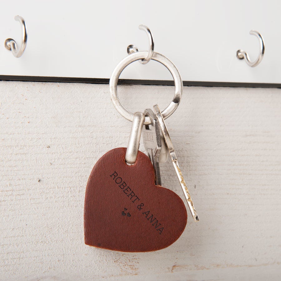 Personalised leather keyring - Heart (Brown)