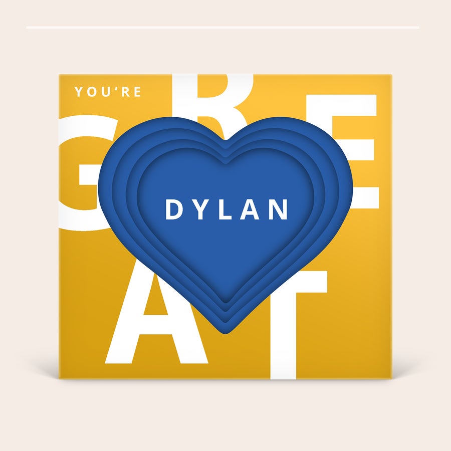 Coffret cadeau 3D Cœurs Milka Coffret cadeau Milka Cœurs 3D personnalisé jaune imprimé "YOU'RE GREAT" et prénom DYLAN sur un cœur bleu