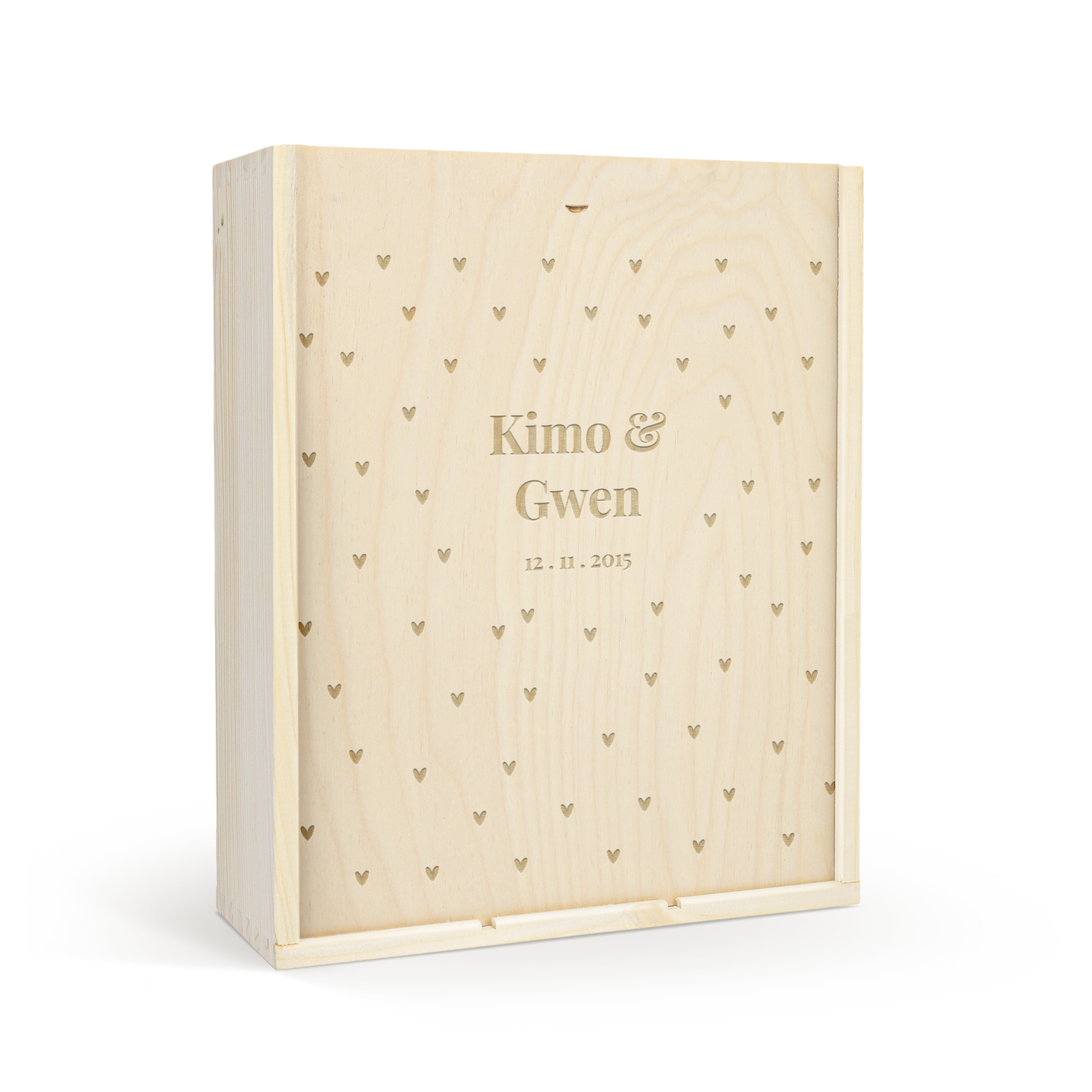 Luxe houten kist gegraveerd met Kimo & Gwen 12-11-2015 en hartjespatroon, voor fles en 2 glazen