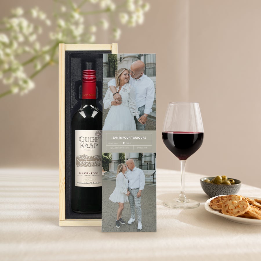 Coffret vin personnalisé - Oude Kaap - Rouge Bouteille de vin rouge Oude Kaap dans un coffret personnalisé avec photos et message Santé Pour Toujours
