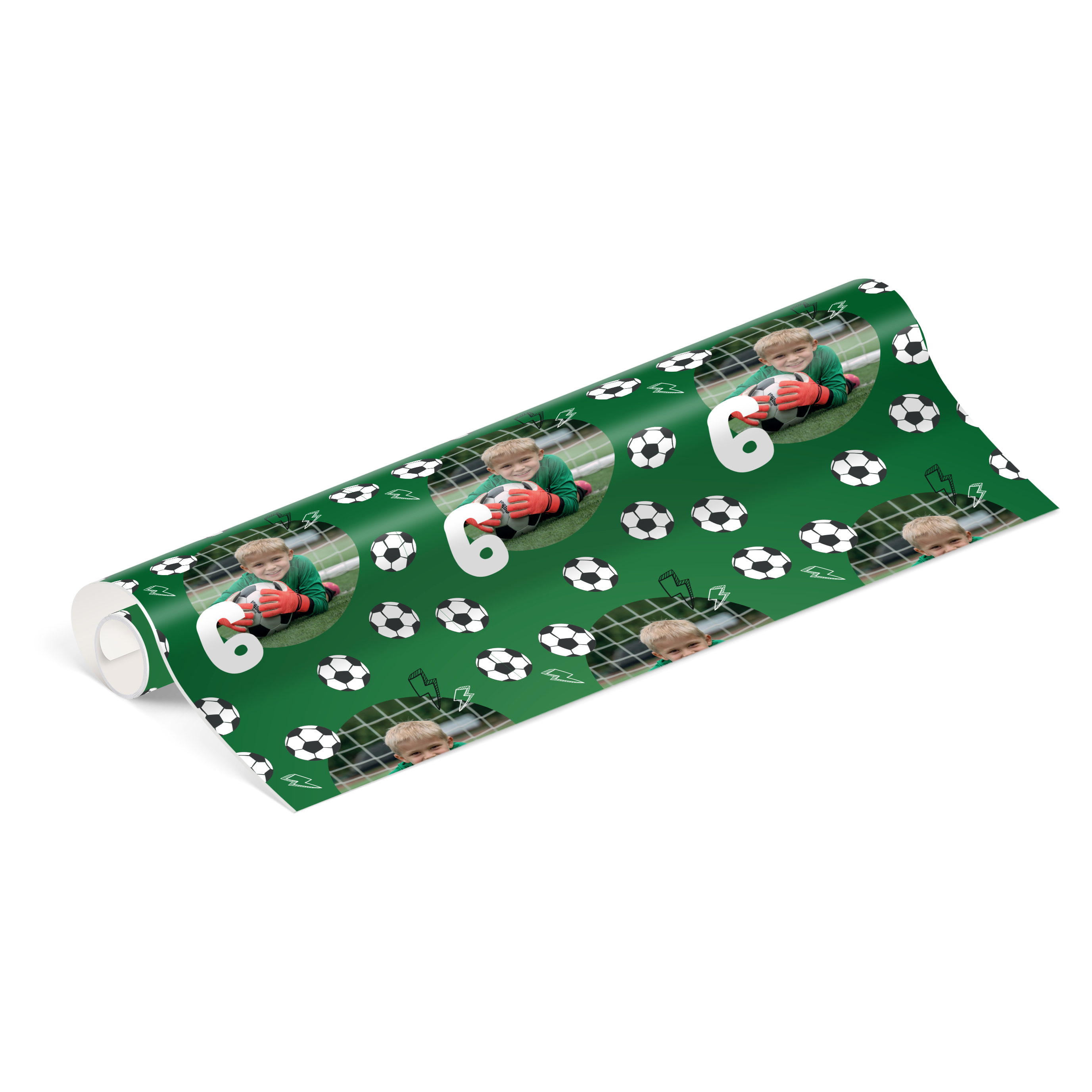 Geschenkpapier mit Foto selbst gestalten, grün mit Fussballmotiv, Blitzen, Zahl 6 und einem Kind im Torwart-Outfit.