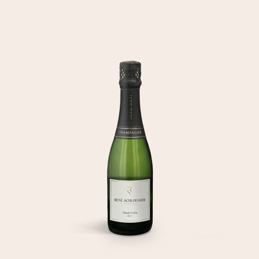 Champagne René Schloesser personaliseren (375ml) Champagne in gegraveerde kist - René Schloesser (375ml) met een persoonlijke naam of boodschap erop gegraveerd.