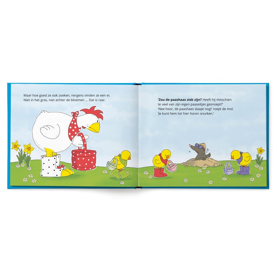 Geïllustreerd paasboekje met kuikentjes die zoeken naar chocolade-eieren, gepersonaliseerd met eigen naam in het verhaal.