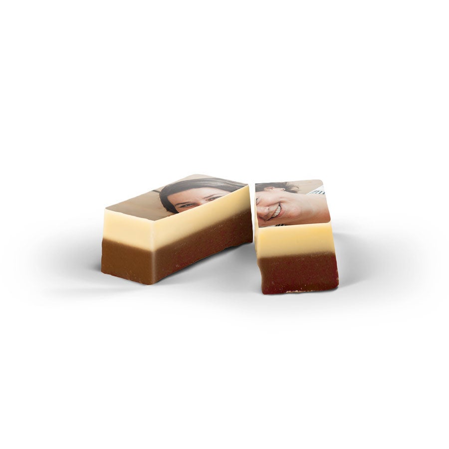 Product photo for Chocolats personnalisés - Carré massif - 24 pièces