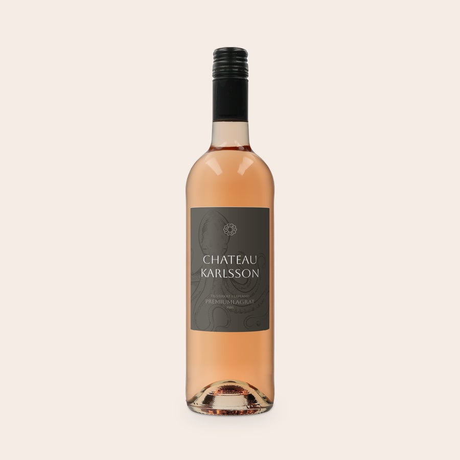 Personligt vin Belvy Rosé Flaska rosévin med personlig etikett där en bläckfisk omfamnar texten Chateau Karlsson. Perfekt ge bort i present.