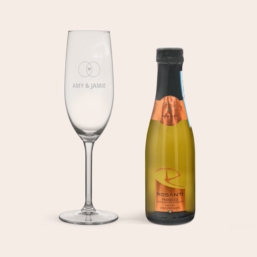 Vino Frizzante Rosanti con bicchiere inciso personalizzato Mini Prosecco regalo con bicchiere personalizzato con i nomi Amy & Jamie e due anelli incisi