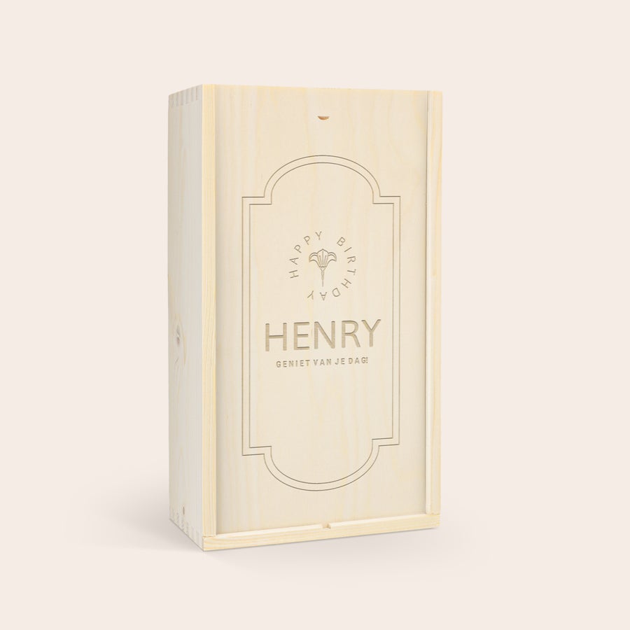 Gepersonaliseerde wijnkist Houten wijnkist met een persoonlijke gravure van de naam Henry, "Happy Birthday" en een bloemdesign