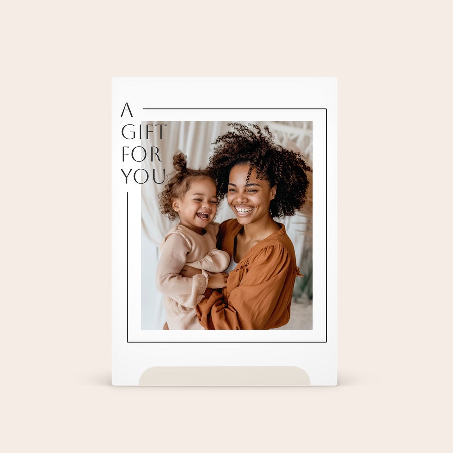 Confezione regalo benessere Kneipp Me-Time Foto personalizzata di una madre e una figlia felici per sorprendili e coccolali con la loro esperienza di spa casalinga personalizzata!